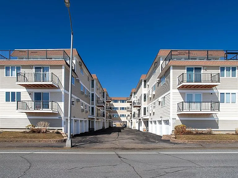 407 Ocean Blvd #A9 — Photo 1