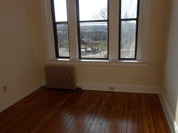 5th image of 4112 Hamilton Ave #3