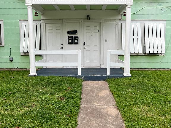 2nd image of 4128 Avenue S 1/2 #2