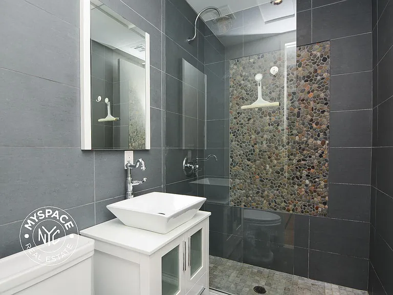 951 Prospect Pl #4R — Photo 7