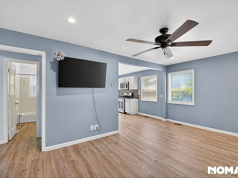 2520 S Knox Ct — Photo 15