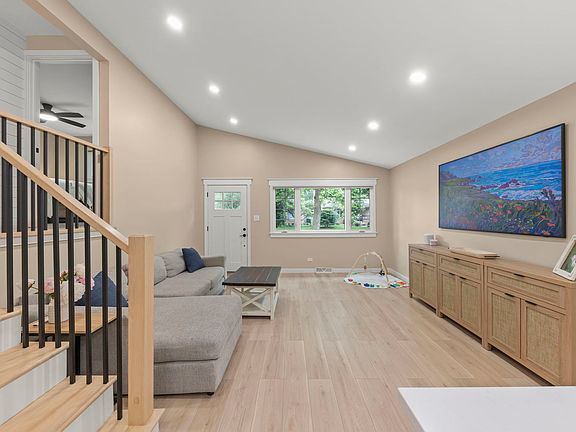 4th image of 5244 Benton Ave