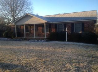 911 Essex Dr, Graham, NC 27253