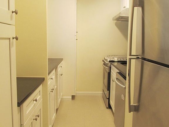 5th image of 343 E 30th St APT 2D