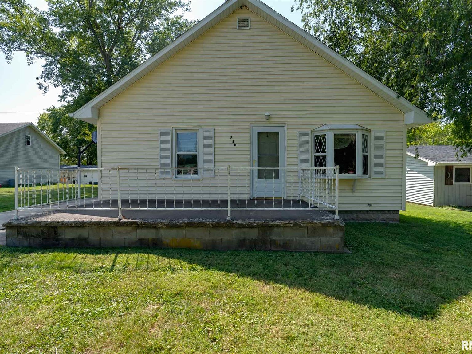 310 Washington St, Hopedale, IL 61747 Zillow