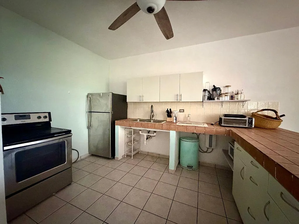 3 bed, 1.0 bath, 1200 sqft, $1,800 — Photo 4