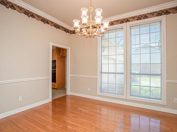 4th image of 730 Plum Hollow Dr