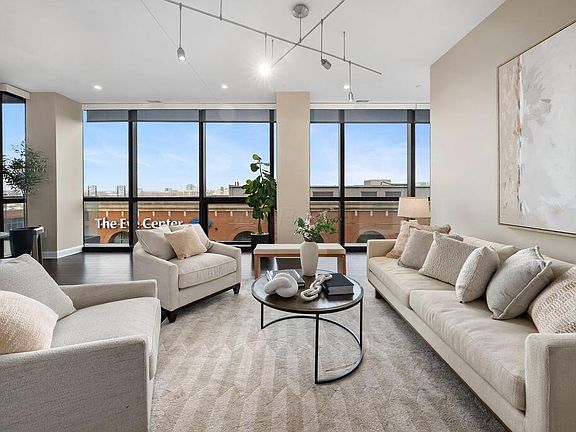 4th image of 250 Spring St APT 724
