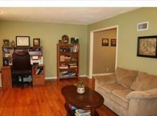 9747 Walnut St, Kansas City, MO 64131