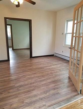 5th image of 706 Magnolia St