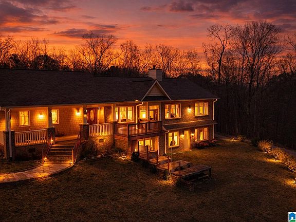 2nd image of 262 Howle St