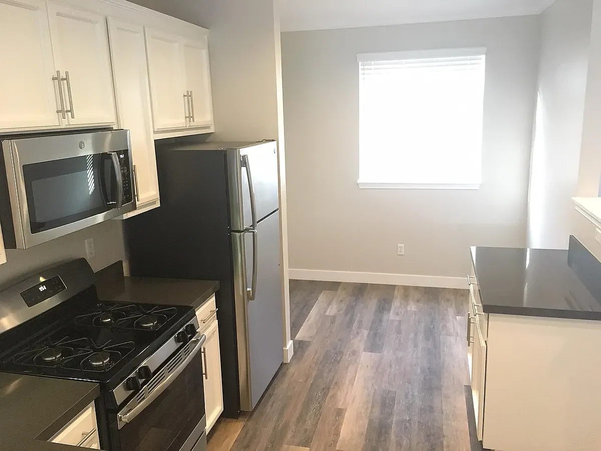 Gemello Village Apartments - Beautiful Updated Interiors — Photo 4