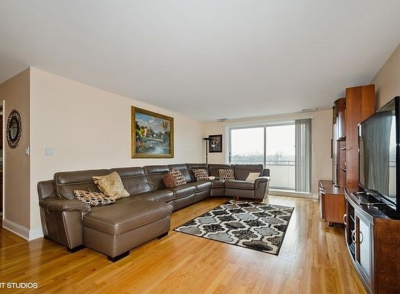 4th image of 6400 N Cicero Ave APT 502