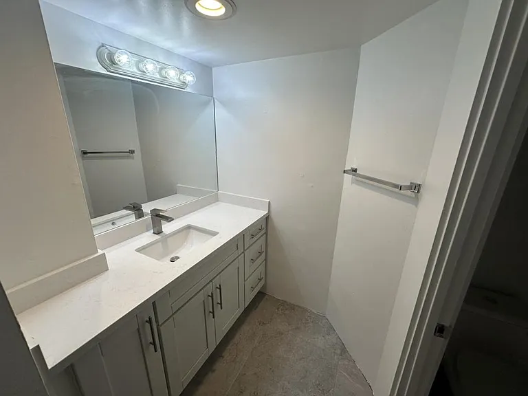 2286 N Junipero Ave — Photo 16