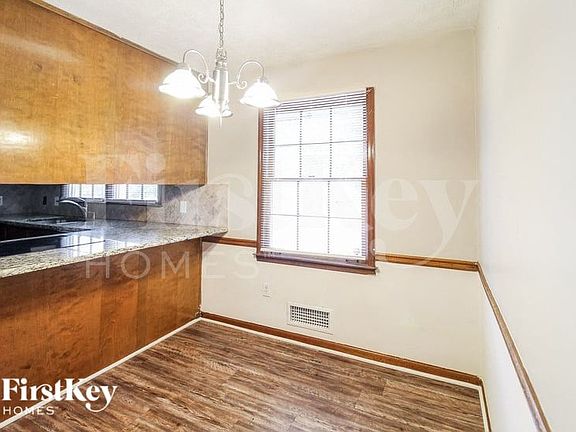 4th image of 1739 Killian Hill Rd SW