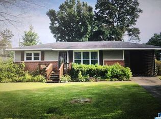 1601 Crest Dr, Bessemer, AL 35023