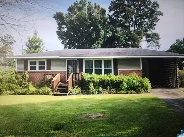 1601 Crest Dr, Bessemer, AL 35023
