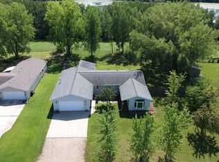 404 Ridgecrest Dr, Pelican Rapids, MN 56572