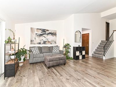 8525 W Waterford AVENUE #7, Greenfield, WI, 53228