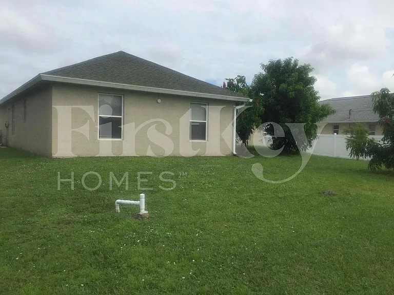 662 SW Sandbar Ter — Photo 39