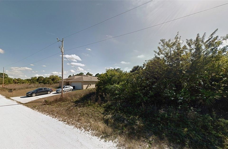 1st image of 1118 Cumming St E