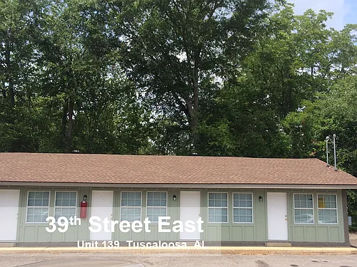 139 39th St E Photo 1