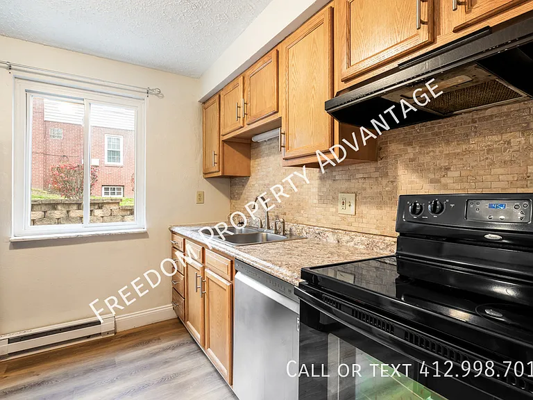320 Bank St #A — Photo 11