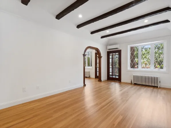 64-23 Alderton Street PH image 3 of 14