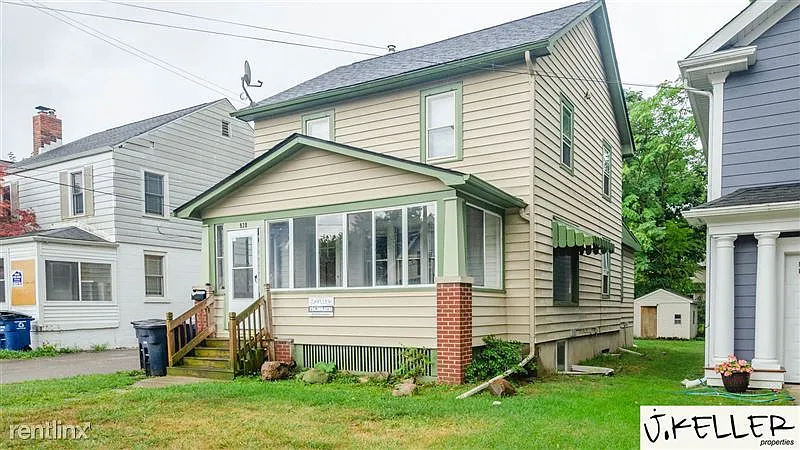 930 Woodlawn - 1 — Photo 4