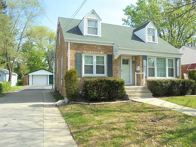 1318 Olive Rd photo 1