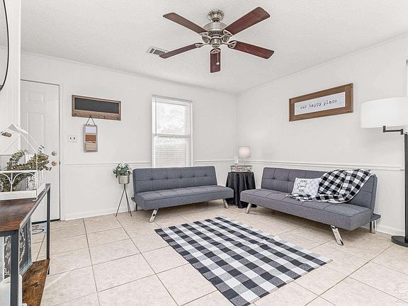 4th image of 1009 Winton Ave