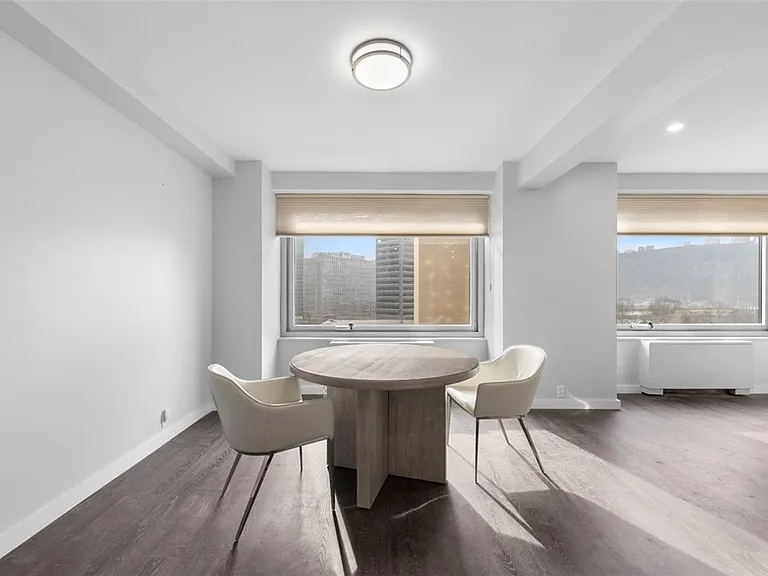 320 Fort Duquesne Blvd #8N — Photo 9