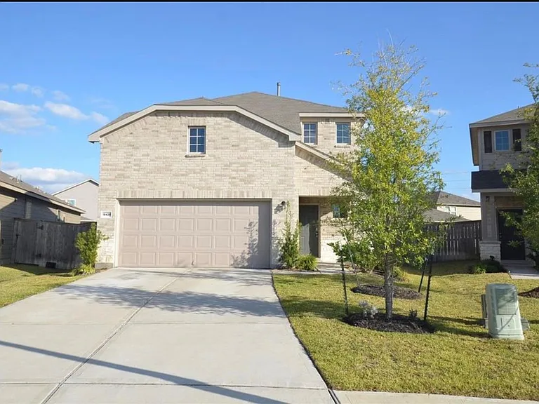16439 Big Hickory Dr — Photo 1