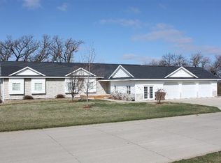 102 Woodland Dr, Coon Rapids, IA 50058