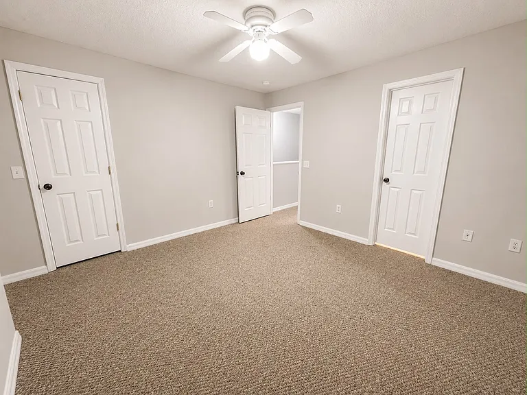 139 Jones Ln #B — Photo 10