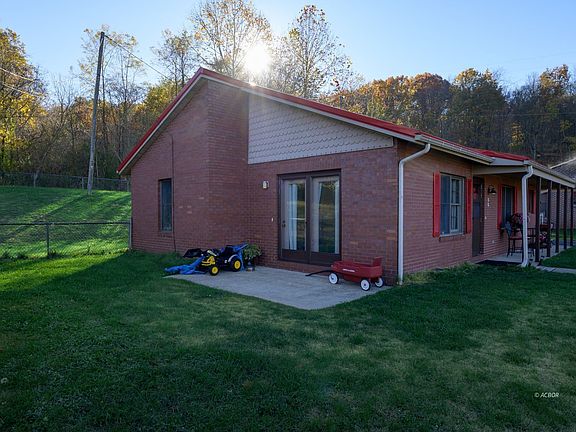 3rd image of 55 Butternut Dr