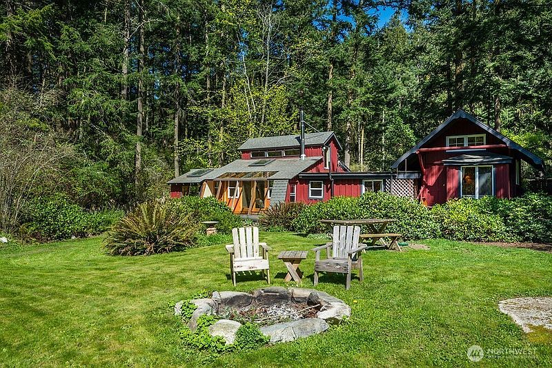 3rd image of 4160 Mud Bay Road