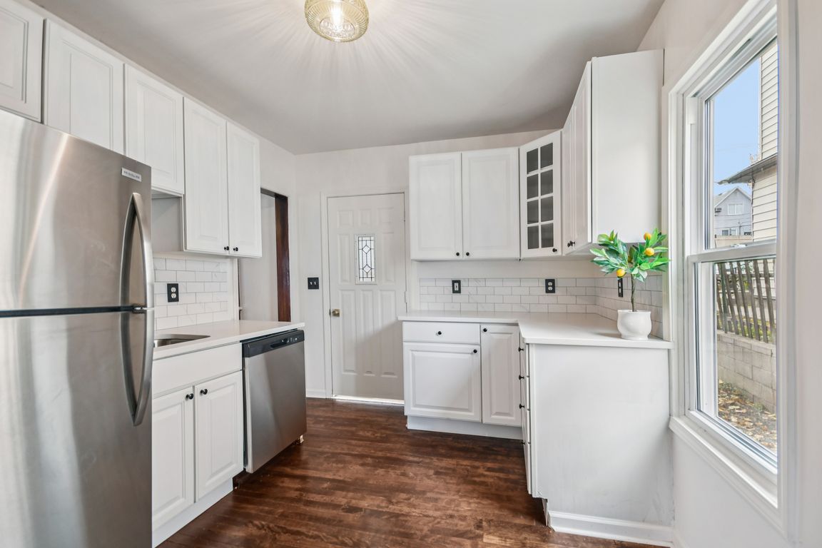 next background image