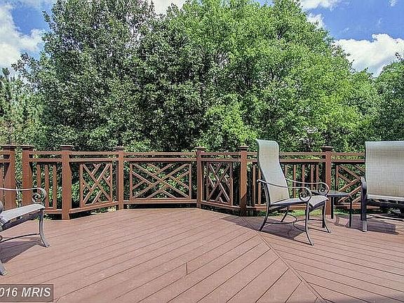 4th image of 46318 Summerhill Pl