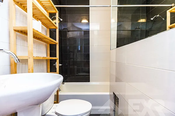 Rented by EXR | media 69