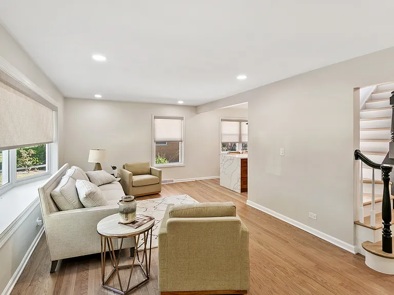 3N425 N Howard Ave — Photo 12
