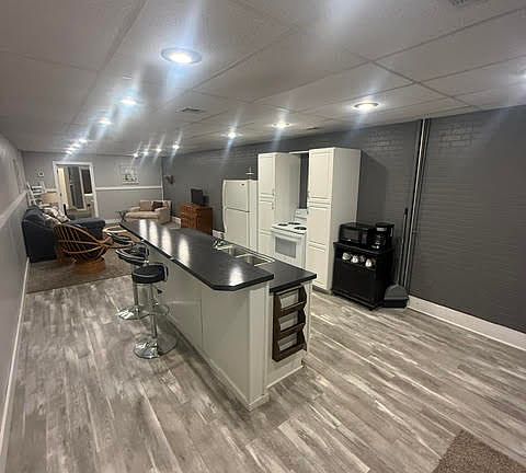 2nd image of 509 Broadway St #509