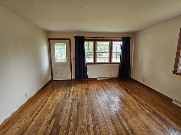 4th image of 210 Dorris Dr