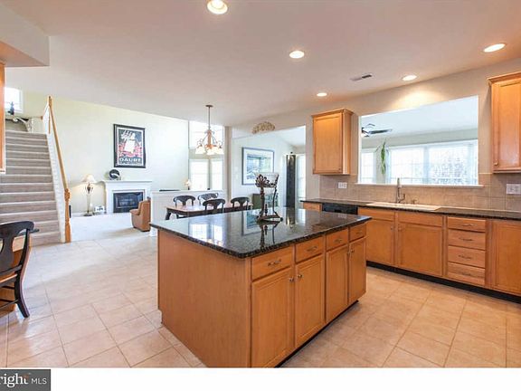 5th image of 800 Whelen Ct