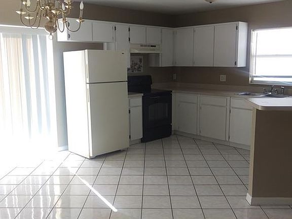 4th image of 610 Wiggins Ct