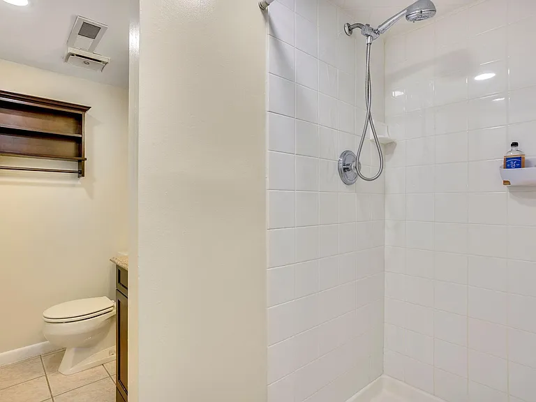 Full bathroom in the basement