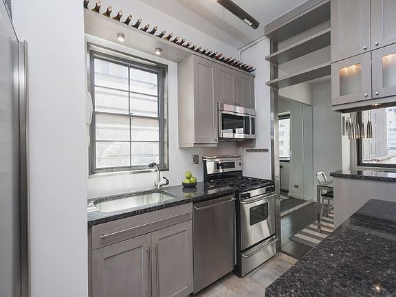 2nd image of 58 W 58th St APT 9E
