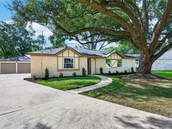903 Chetwood Cir, League City, TX 77573