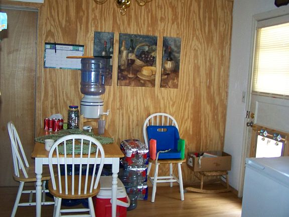 5th image of 215 E Joe Ave