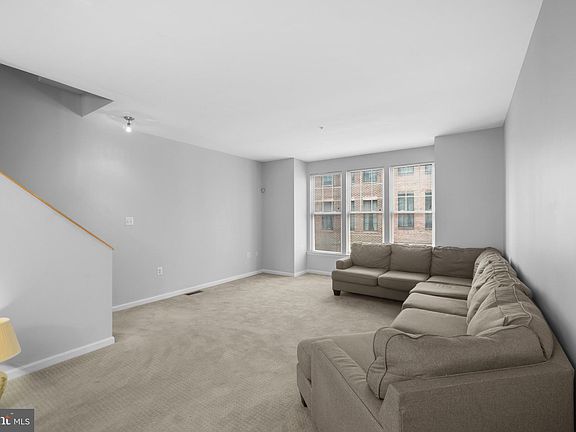 5th image of 530 Canton Ct